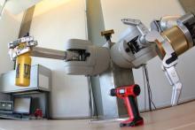 robotic-and-virtual-assistive-agents-for-establishing-the-center-on-autonomous-and-interactive-systems (1)